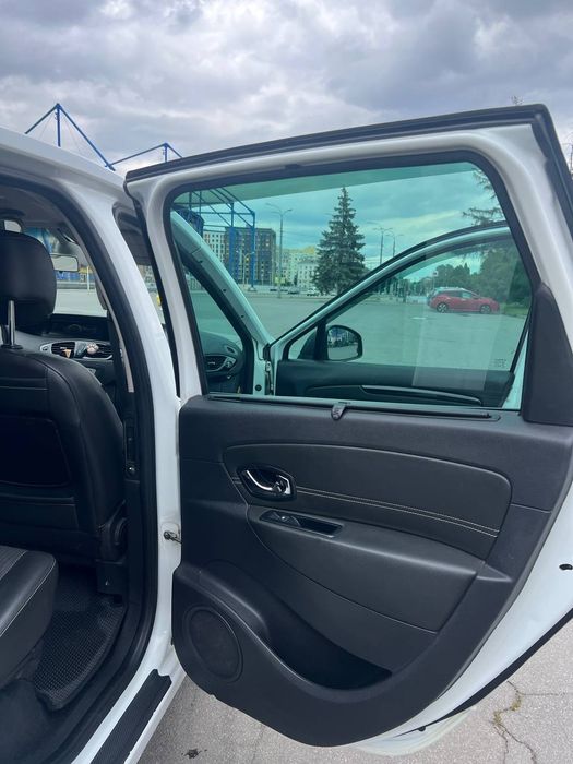 Продам Renault Scenic 2016р