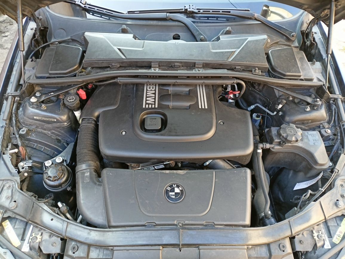 BMW E91 320d*panorama*hak*rozrząd z przodu*