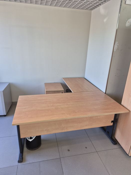 Moveis de escritorios,lojas  muito Barato