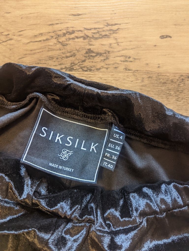 Welurowe spodnie zwężane slim legginsy dresy Siksilk XS
