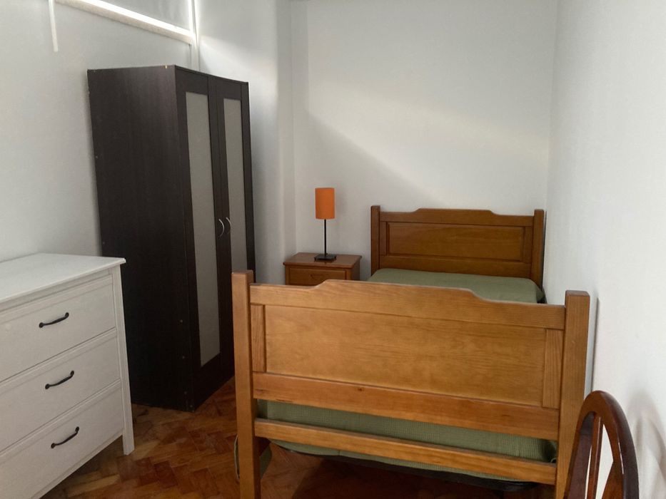 Quarto na Av Estados Unidos da América