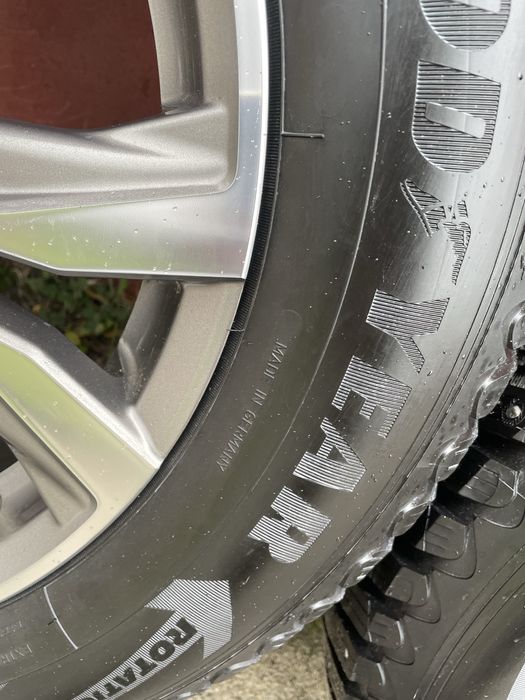 Шини Goodyear UltraGrip Ice Arctic SUV 4x4 с дисками лексус RX350