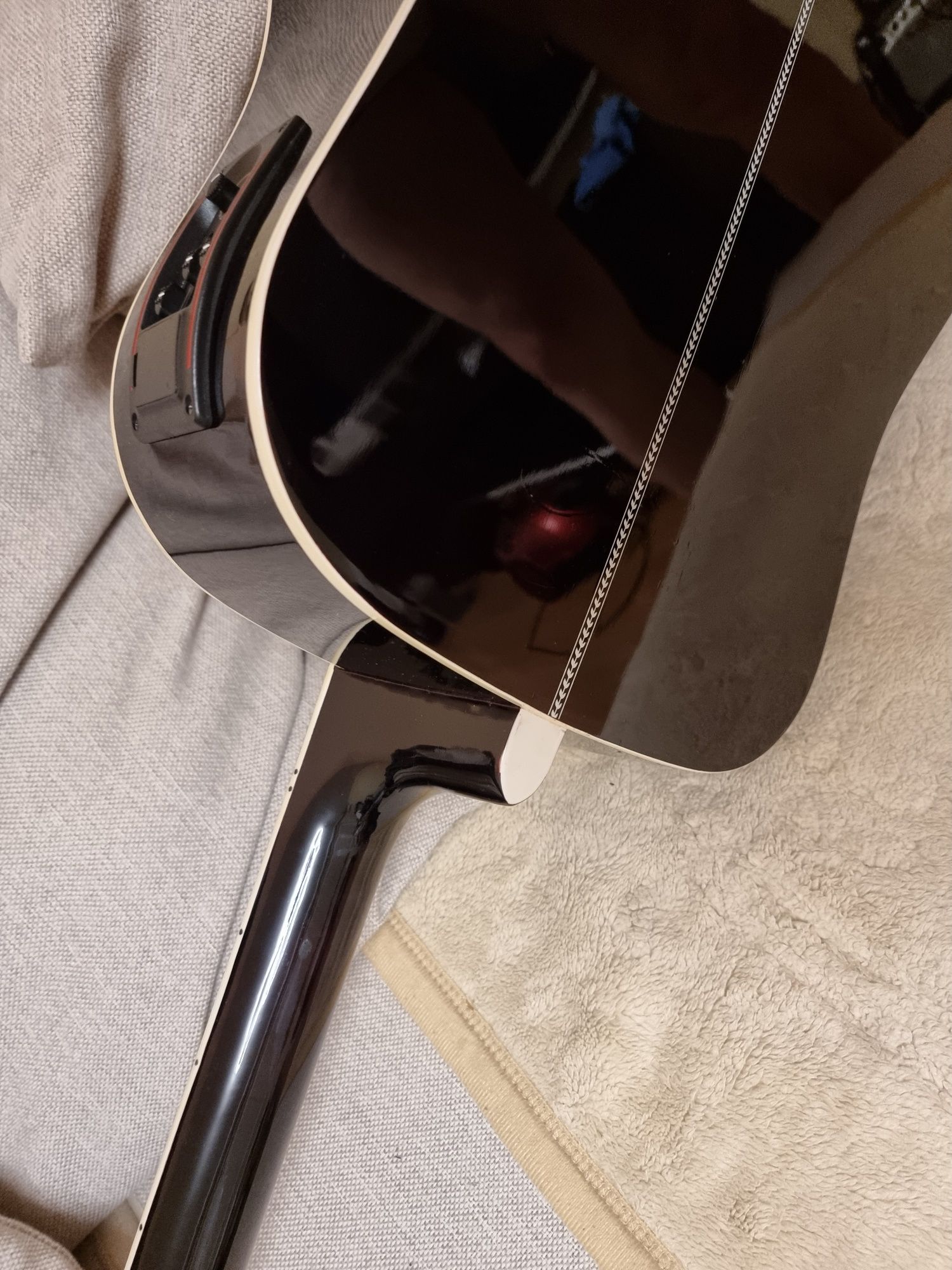 Gitara el-aku Esteban