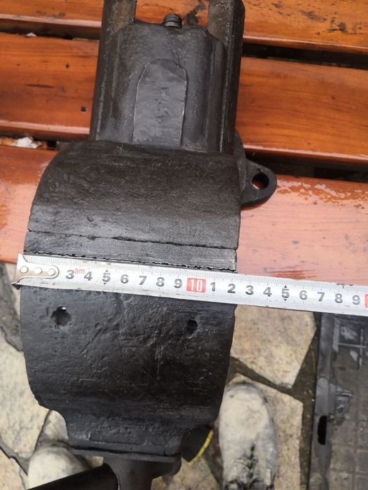 Тиски большие поворотные 120мм.