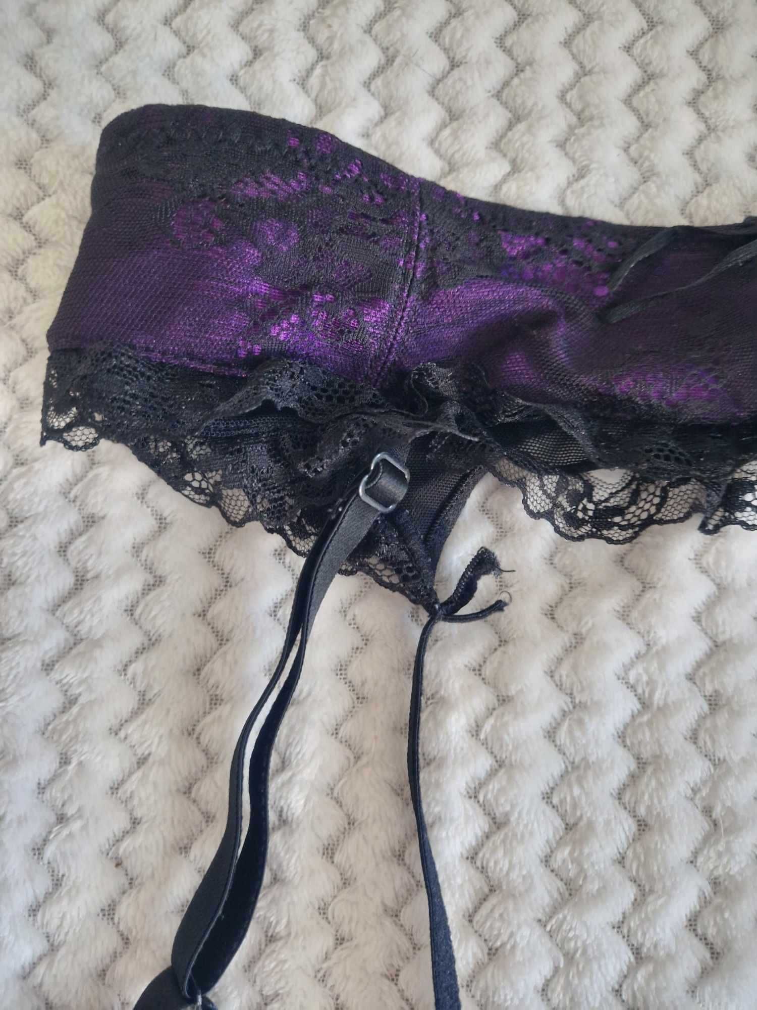 Pas do pończoch fioletowo-czarny koronka rozm. S obwód 76 cm