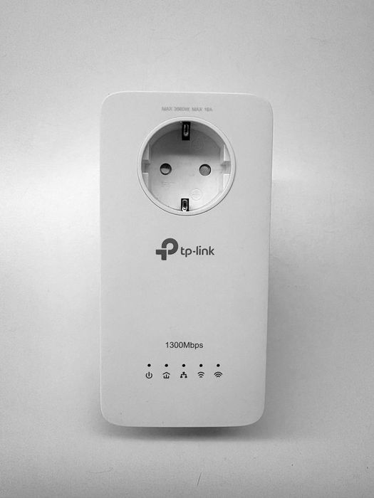 TP-Link AV1300 Gigabit Passthrough Powerline AC Wi-Fi Extender