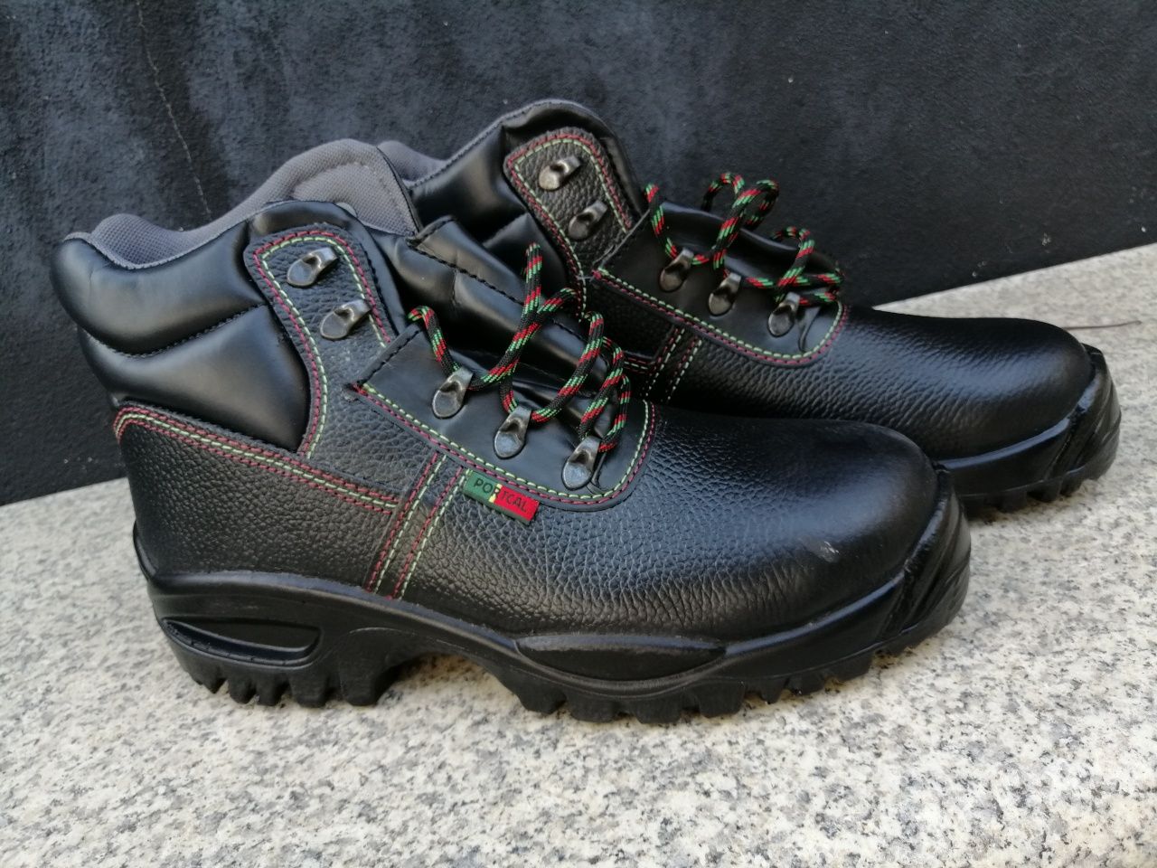 Vendo botas de segurança