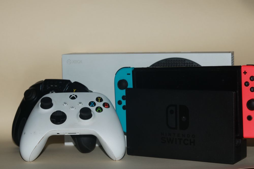 XBOX series S e Nitendo Switch com jogos