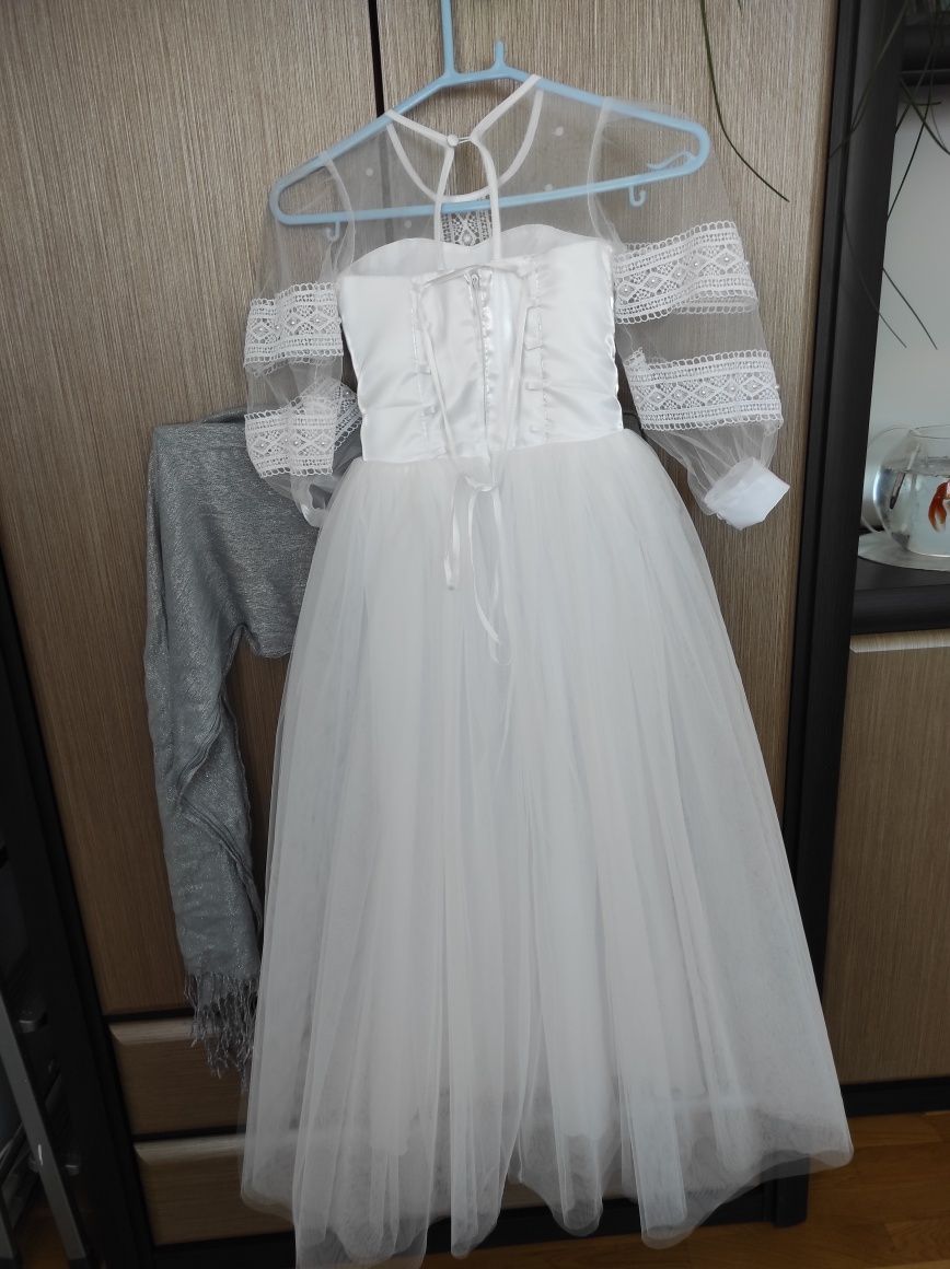 Сукня плаття біле пишне для першого причастя, випускного