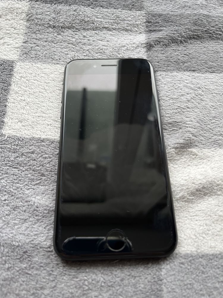 iPhone 7 32GB, czarny, w pełni sprawny, bardzo dobry stan