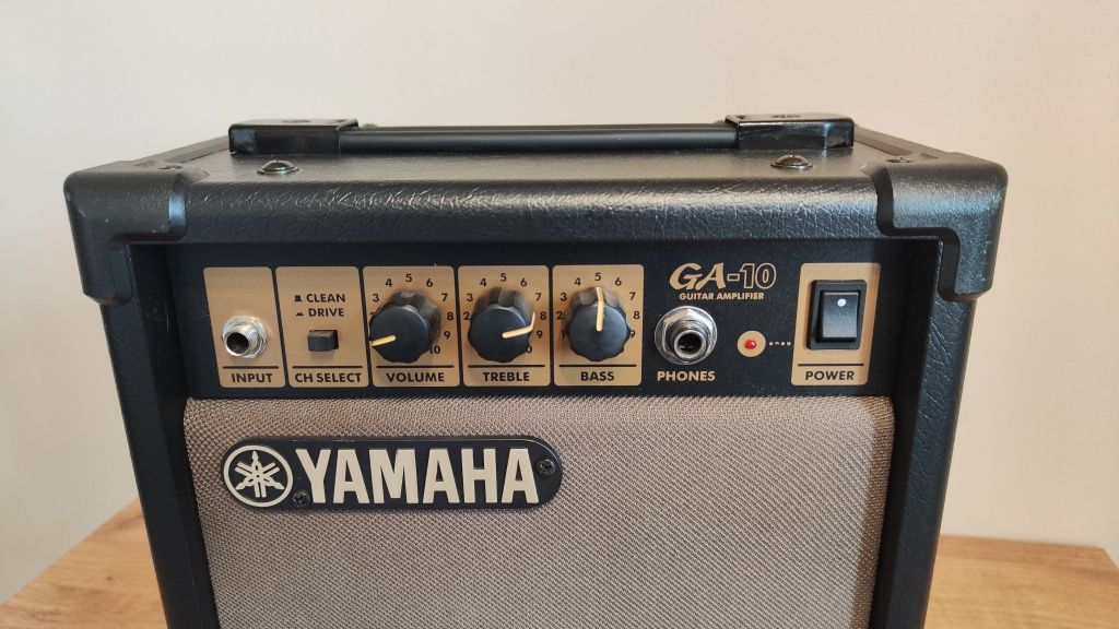 Wzmacniacz gitarowy Yamaha GA-10