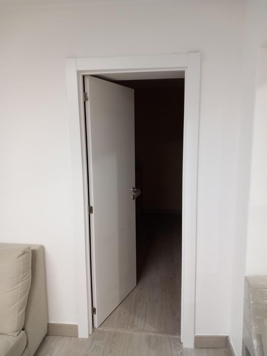 Montagem chao flutuante moveis e pintura