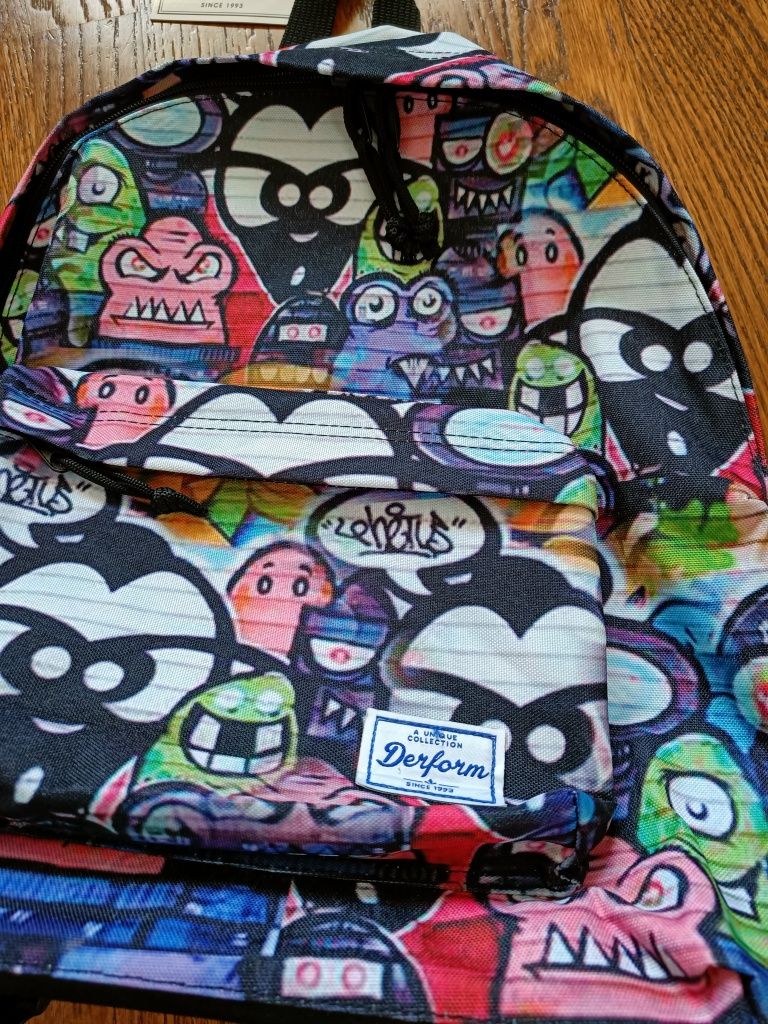 Молодежный рюкзак "GRAFFITI CITY" польского бренда DERFORM