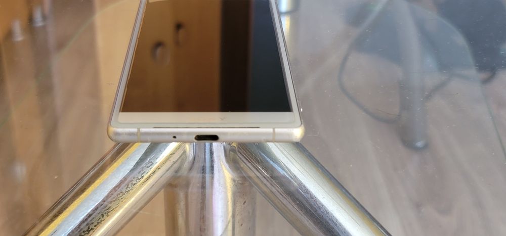 Sony Xperia XZ2 4/64GB cały komplet! Świetny stan!