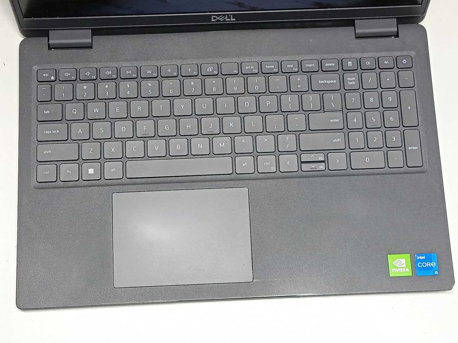 Dell Latitude 3520  i5-1135G7 16GB 256GB SSD 15.6" IPS GeForce MX350