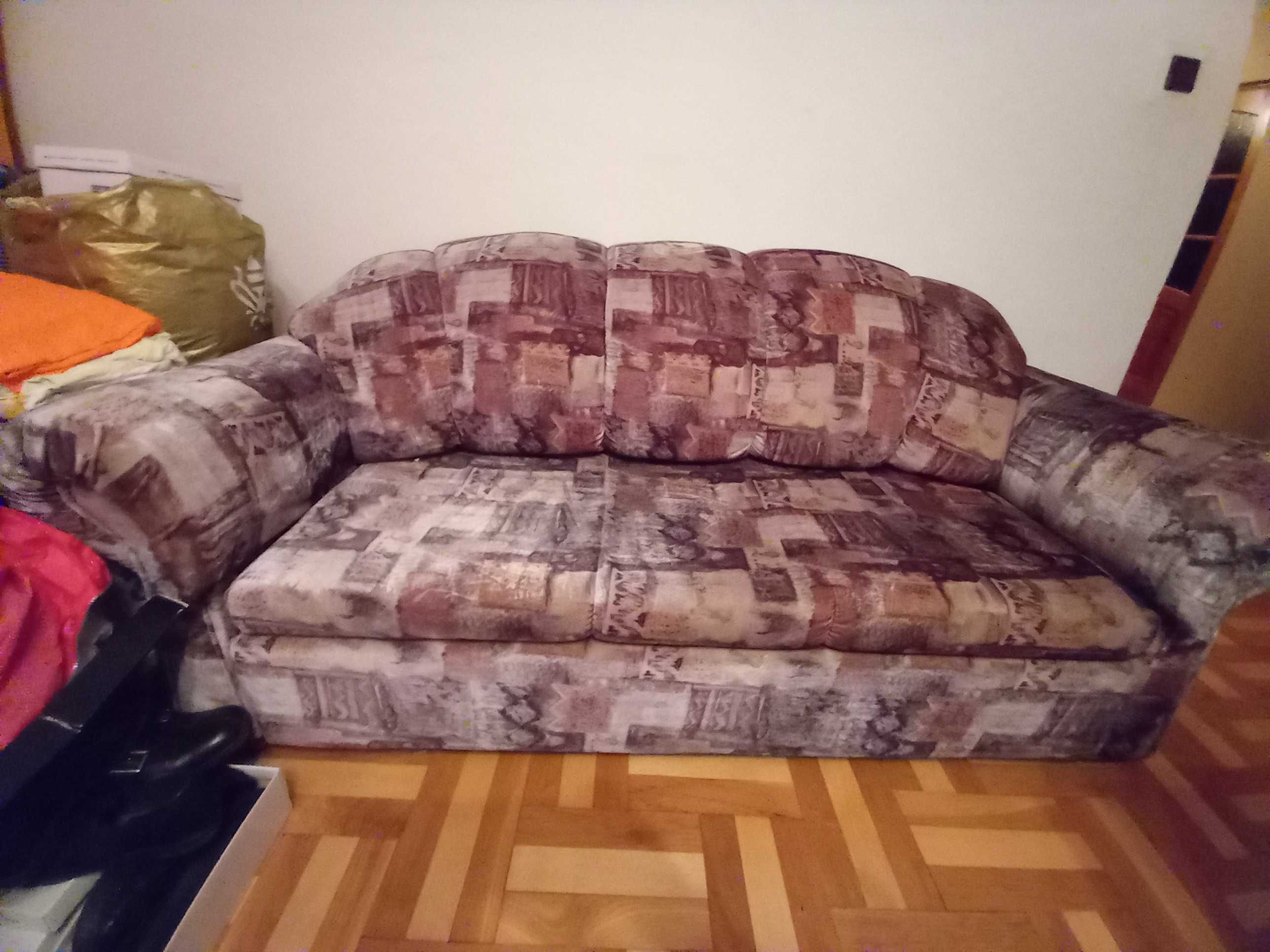 Sofa z jednym fotelem