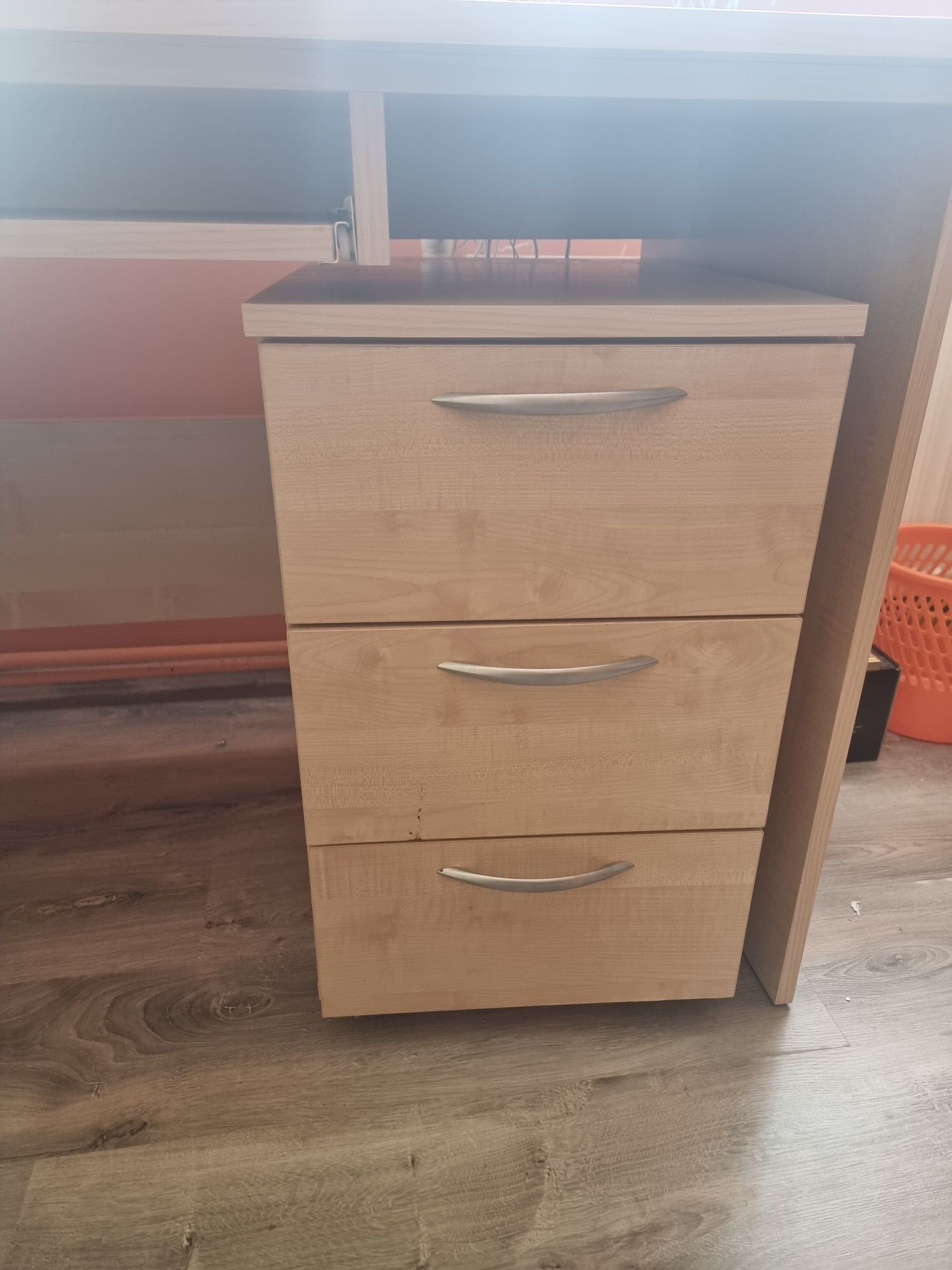 Szafka na kółkach 83w 52g 37sz