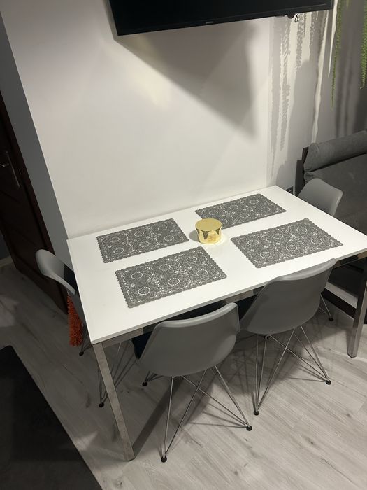 Stół biały ikea