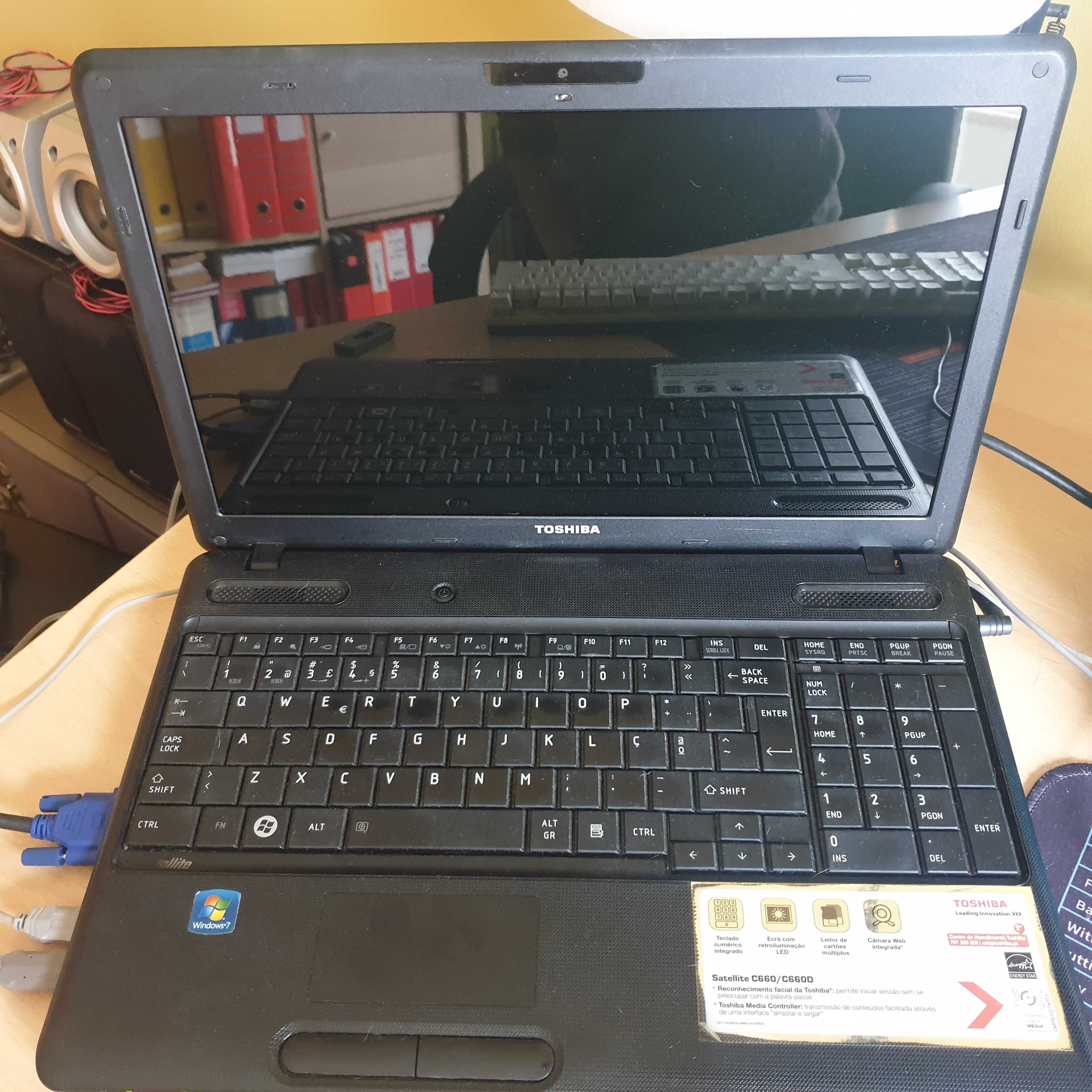 Toshiba Satellite C660D - Vendo 100€ (Incl. Portátil + Rato USB)