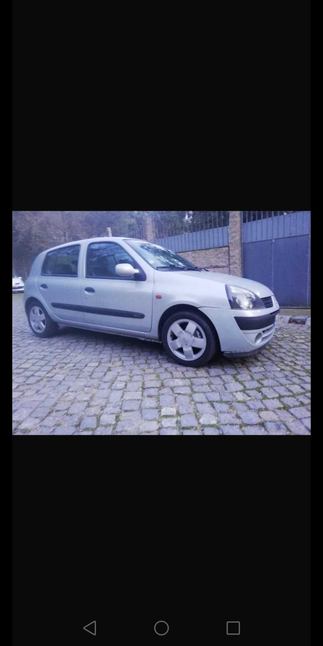 Renault Clio ano 2002