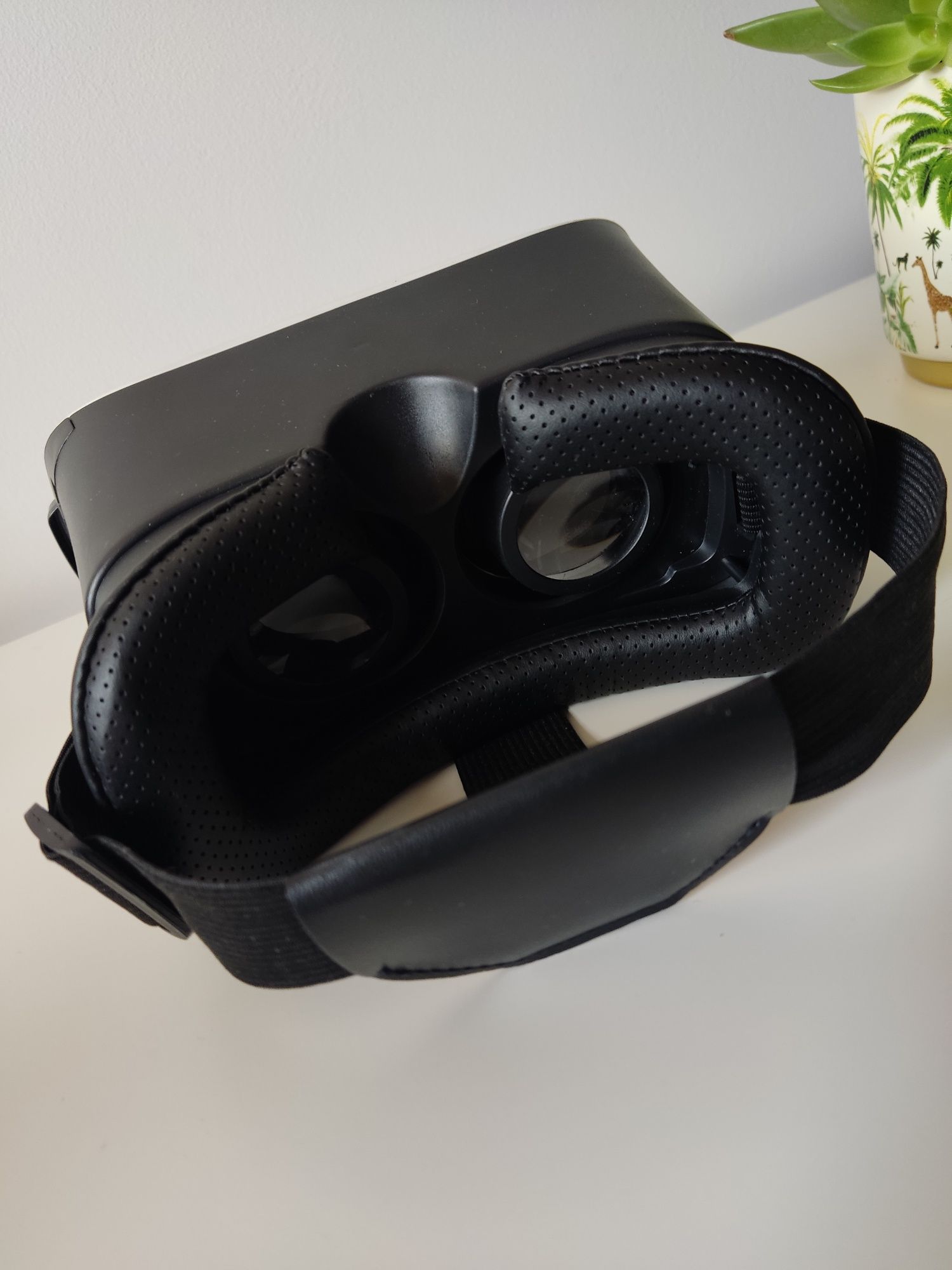 Gogle VR OMEGA 3D Box 

Używane białe