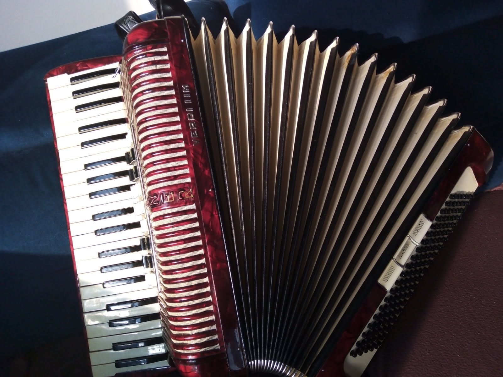 Akordeon HOHNER Verdi lll