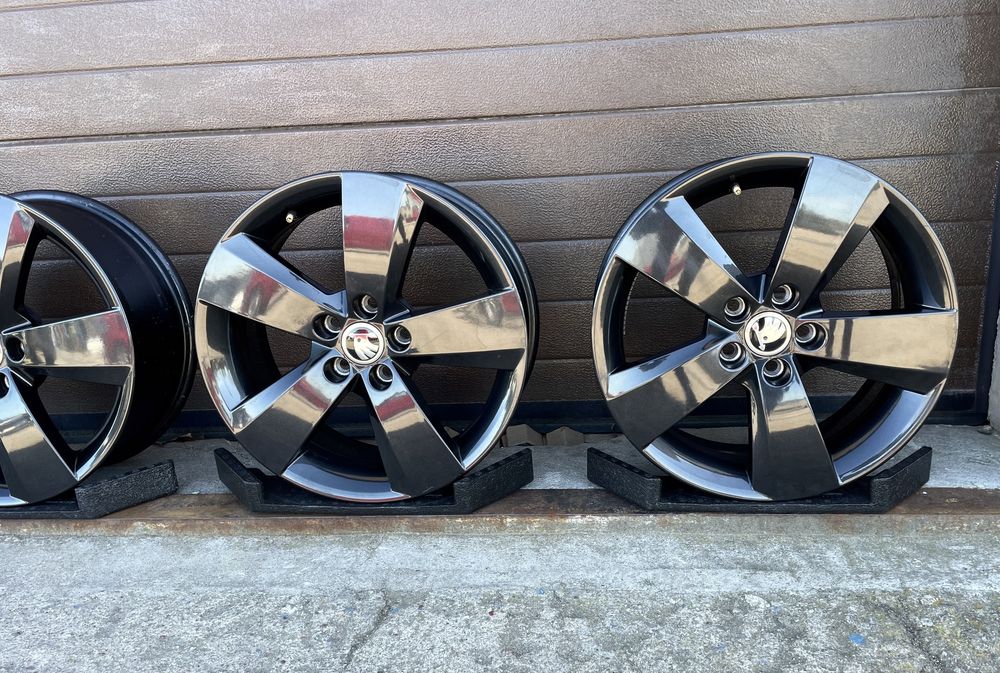 4x felgi aluminiowe 5x100 r16 et35 6J Alufelgi Oryginał Skoda Czarne