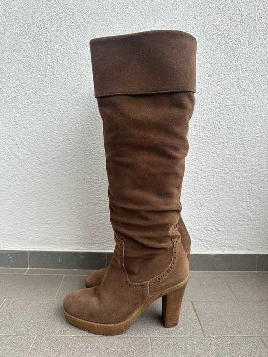 Botas camurça castanhas c/ salto (38)