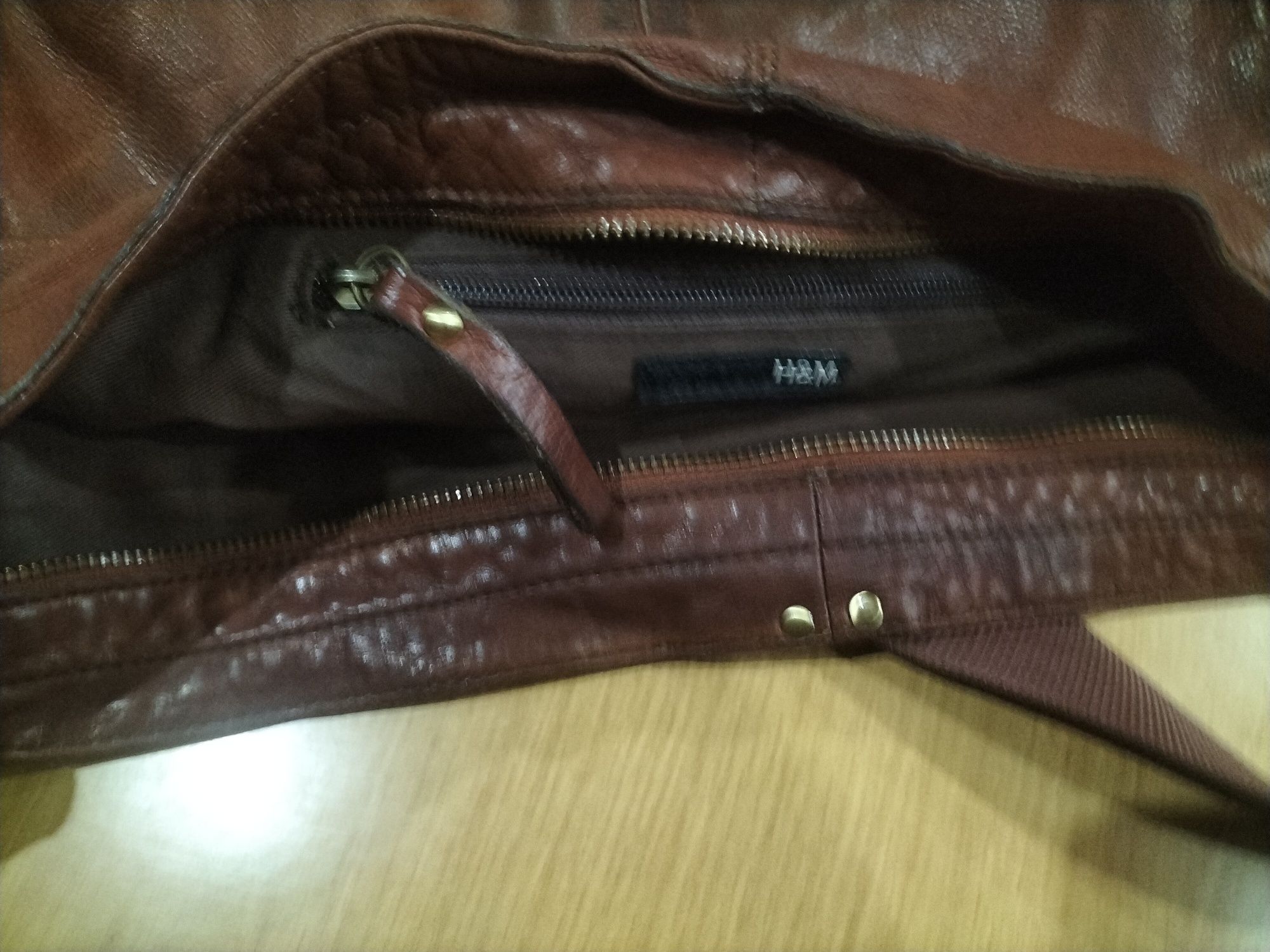 Продам кожаную сумку мужскую H/M