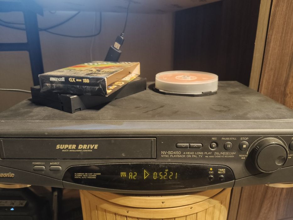 Przegrywanie zgrywanie kaset VHS na pendrive / DVD – szybka realizacja