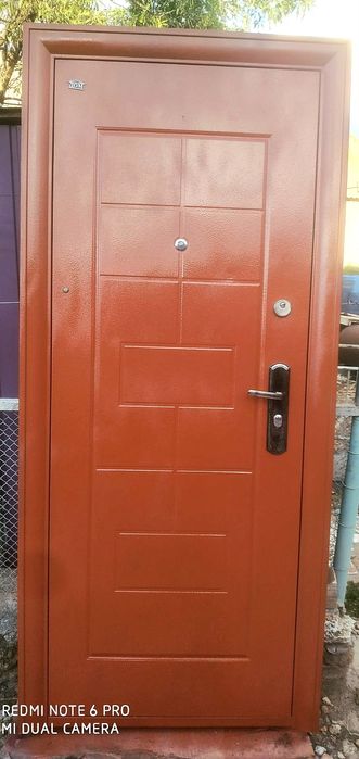 Двері вхідні металеві