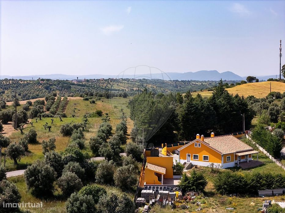 Moradia T4 para venda