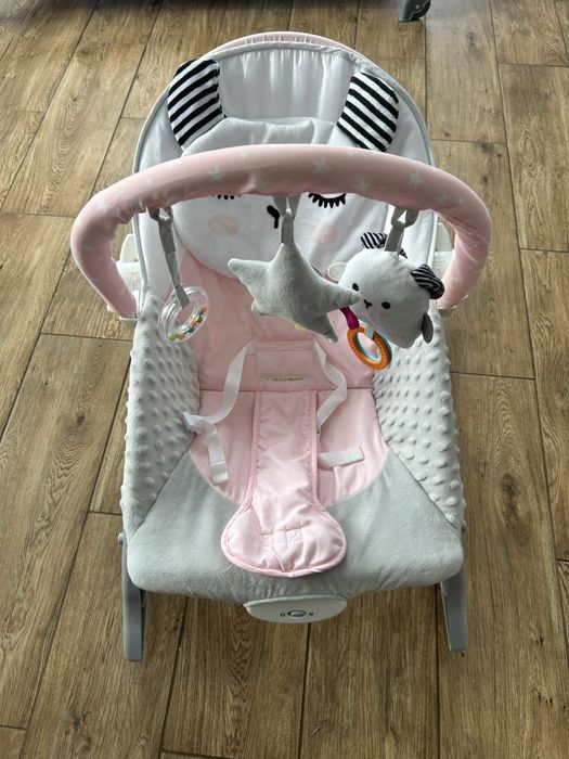 Bujaczek/Leżaczek Nukido dla niemowląt z wibracjami.