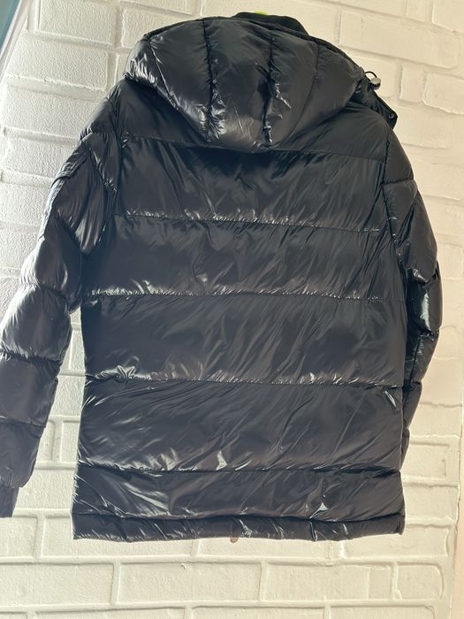 Чорна чоловіча куртка. Пуховик від Moncler