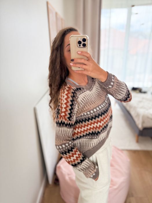 Aztecki sweter we wzory brązowe odcienie