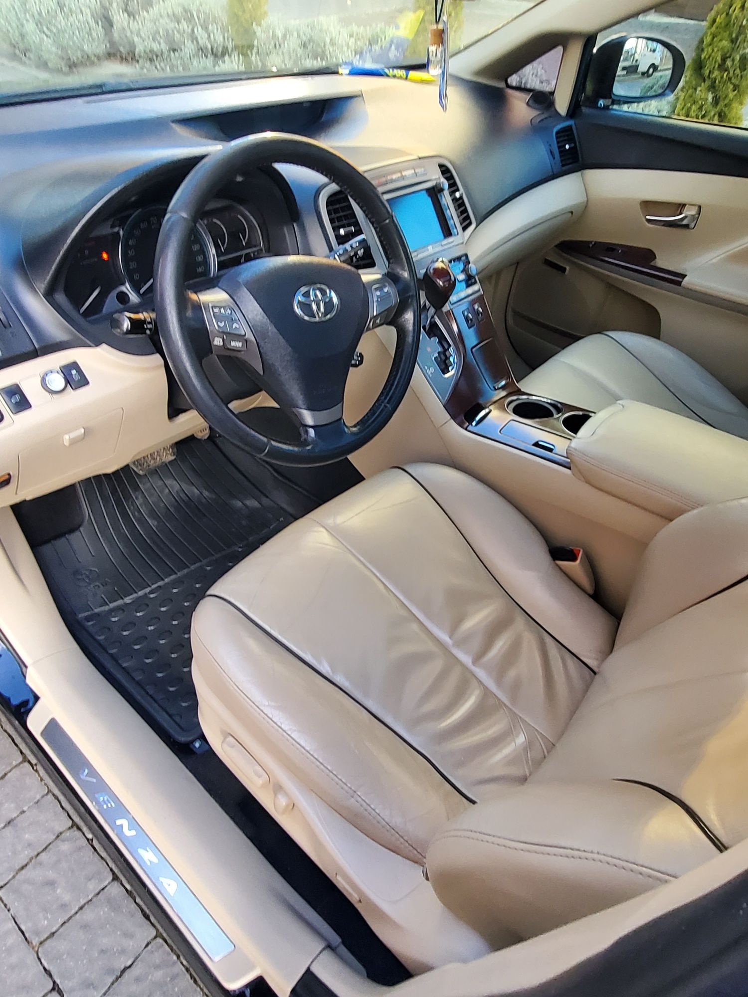 Продам toyota venza