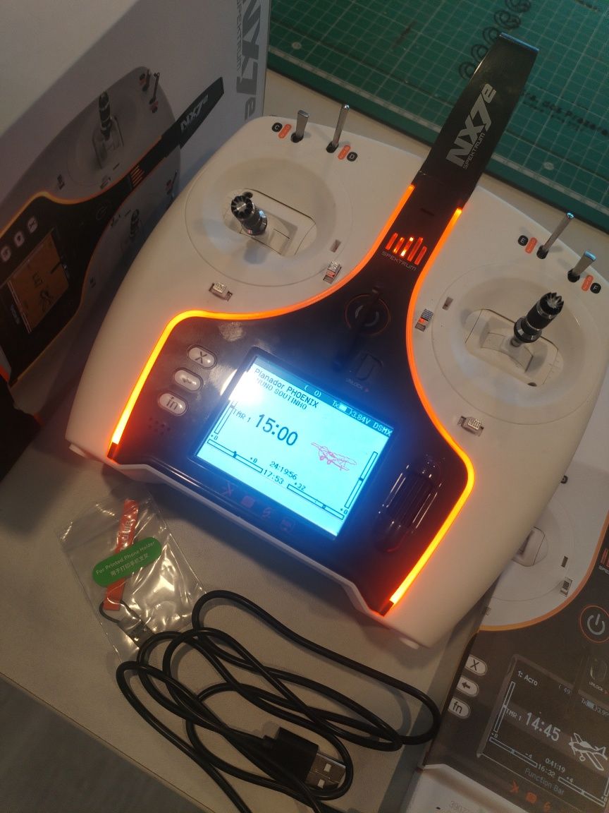 Rádio RC Spektrum NX7 + Mesa fibra dcarbono + Recetor c/ estabilizador