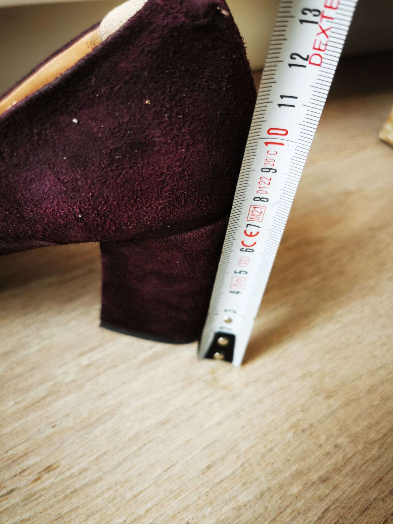 Buty zamszowe czółenka Kazar bordowe r. 38