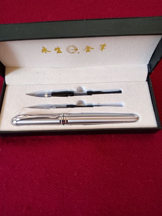 Продам ручку перьевую , под чернила