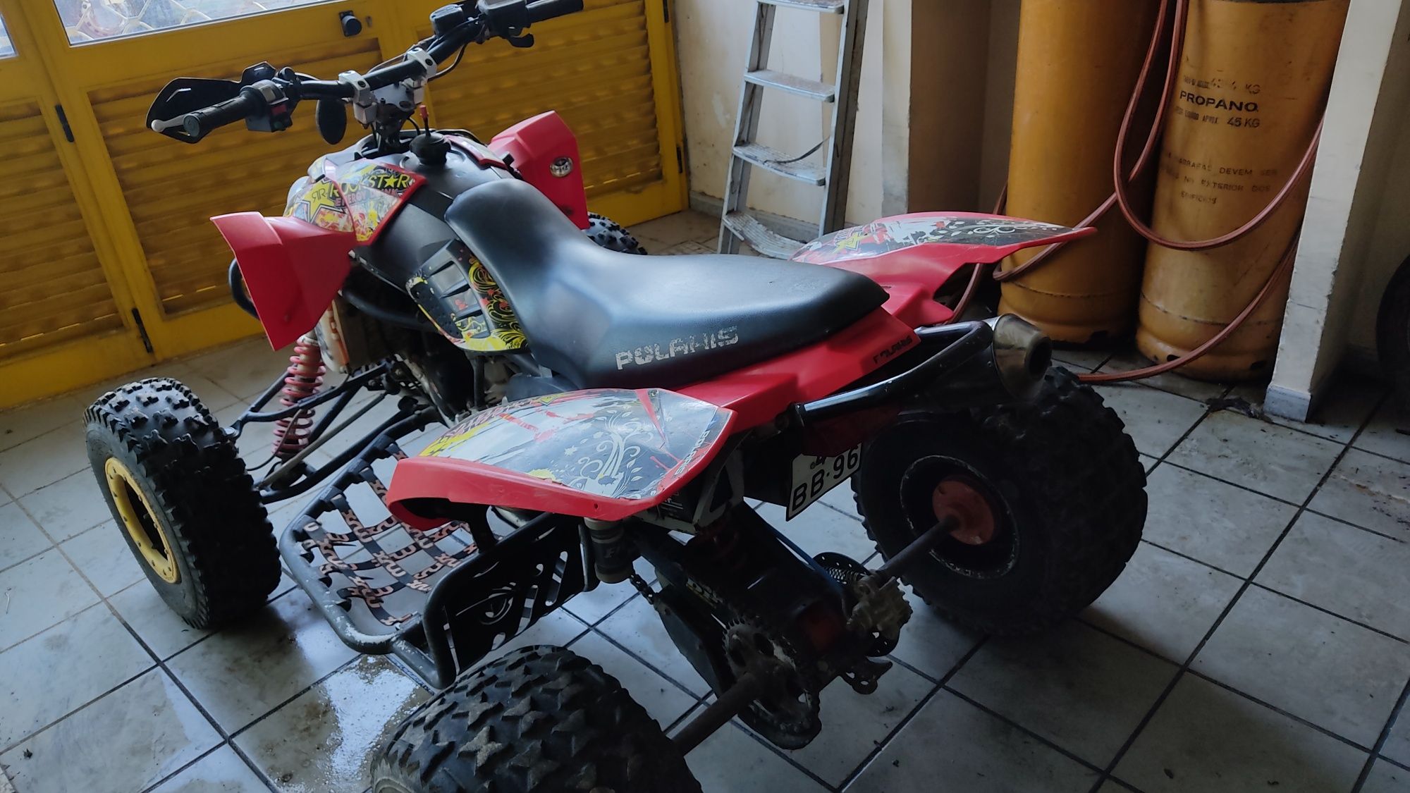 Moto 4 Polaris Predador 500