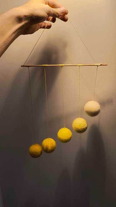 Mobile montessori nad łóżeczko niemowlęce