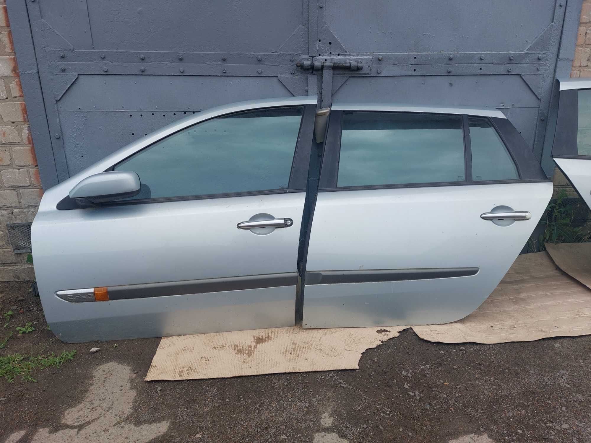 Двері на Renault Laguna 2 універсал Рено Лагуна 2