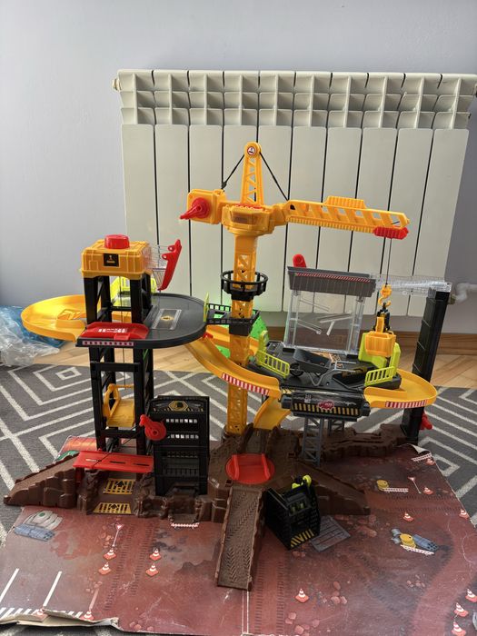 Трек будівельний кран