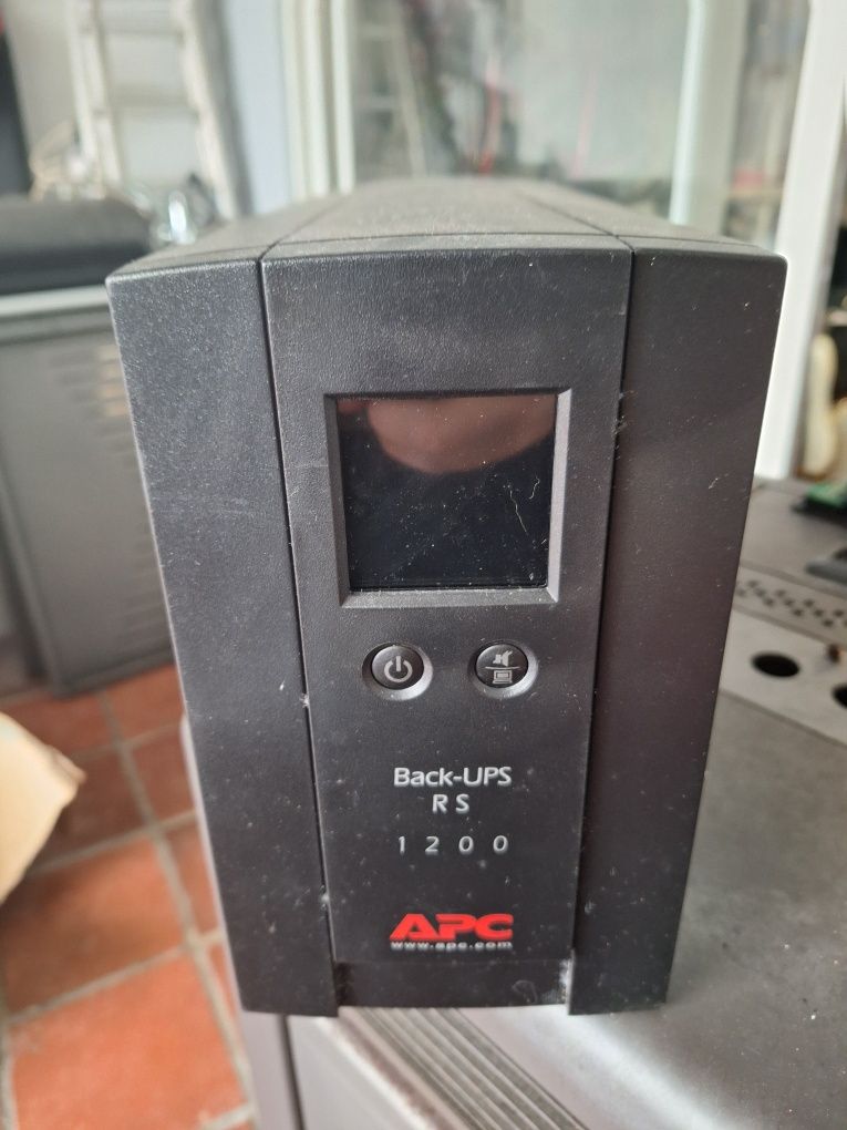 Upc APC black-UPS