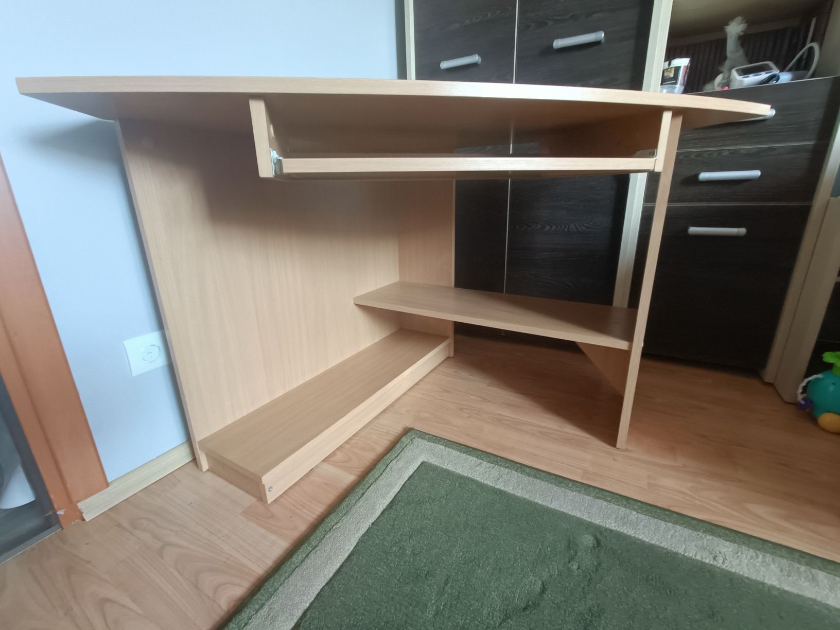 Biurko narożne pod komputer