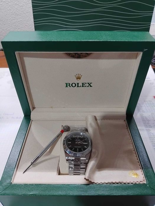 Rolex Day-Date – Aço Inoxidável – Caixa Completa