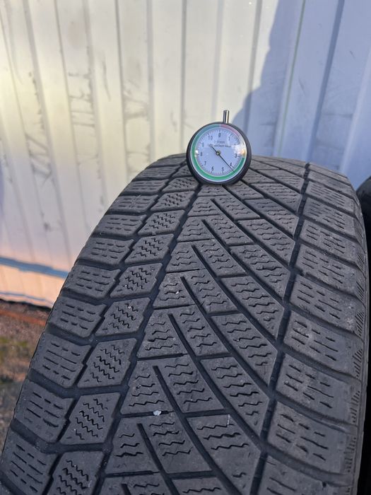 4шт. Шини Continental ContiVikingContact 6 215/55/17