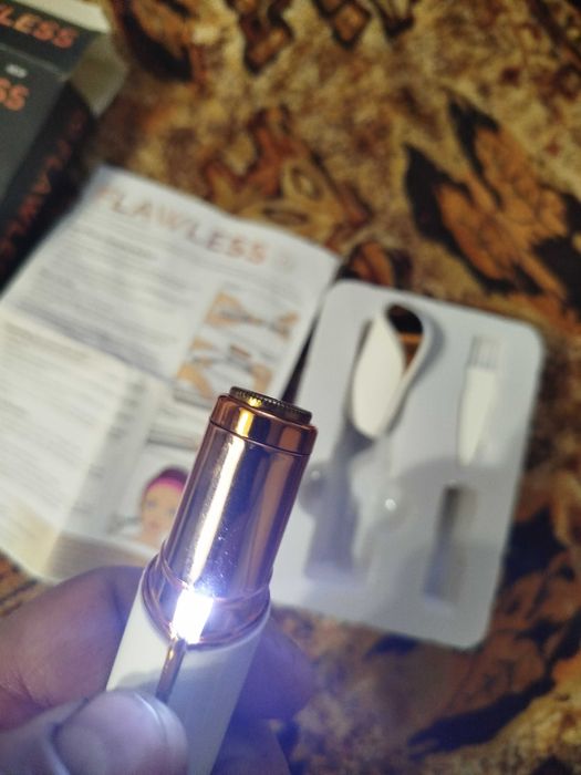 Тример flawless для обличчя