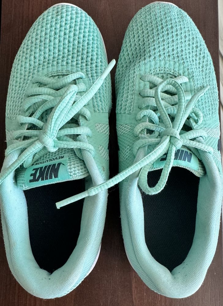 Кроссовки для бега, спортзала Nike Wmns Revolution 36 (US 5.5) 22.5 см