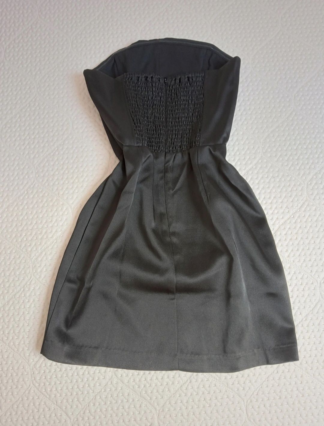 Satynowa krótka czarna sukienka mini bandeau tuba elegancka